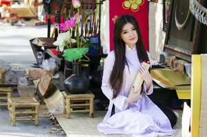 Bo hinh nen tinh cu cua Bui Anh Tuan goi cam trong ao dai hinh 1