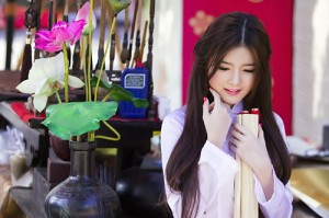 Bo hinh nen tinh cu cua Bui Anh Tuan goi cam trong ao dai hinh 3